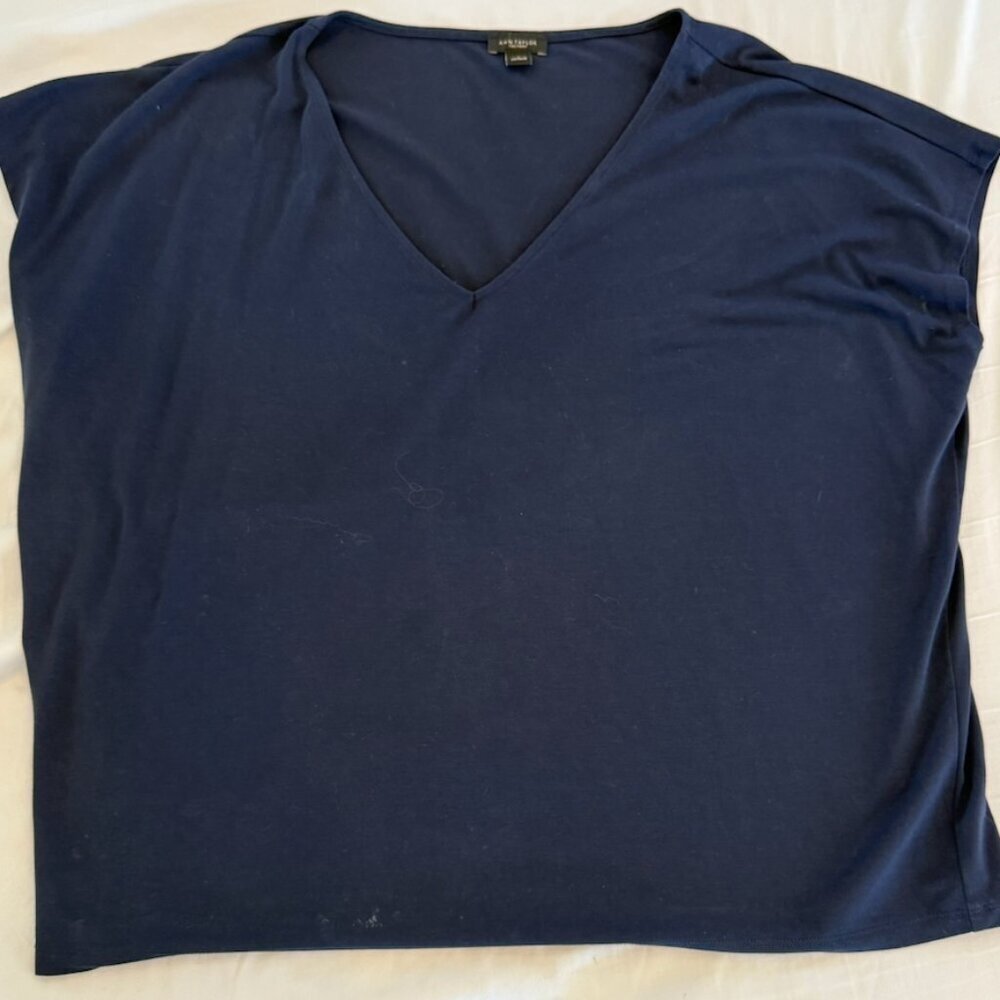 Ann Taylor Factory Navy V Neck Top Large Relaxed Fit Short Sleeve - Picture 2 of 4